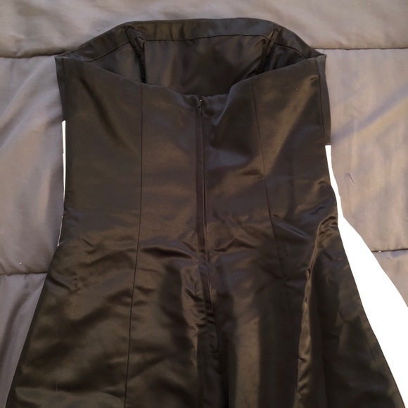 Black and White Gown - Picture 2 of 2